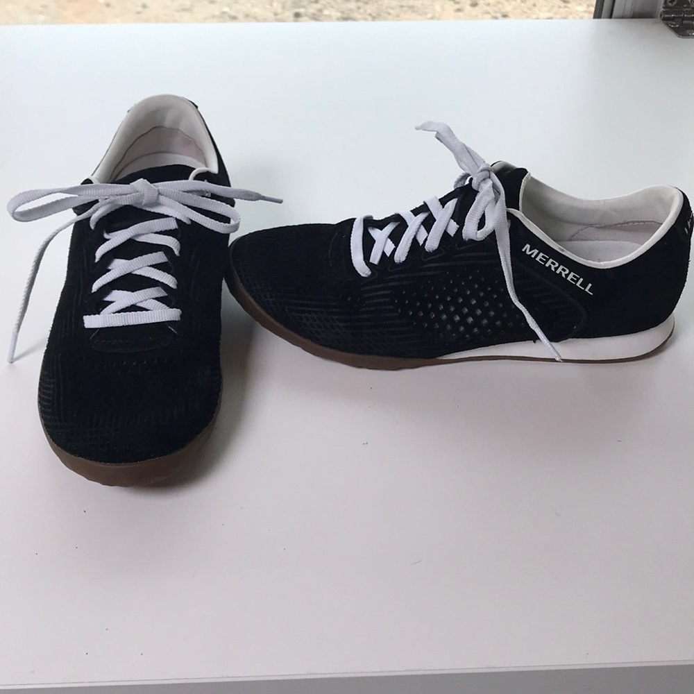 8.5 Merrell shoes. Good condition